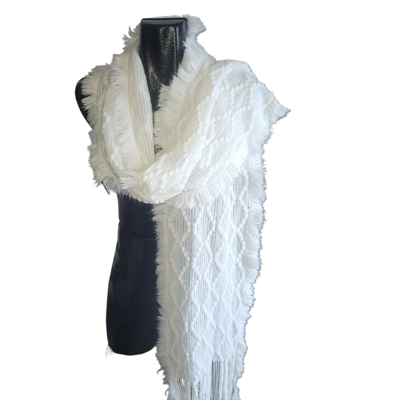 White Knit Scarf with Fringed Ends - Picture 2 of 2